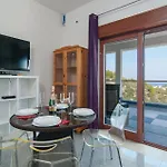 Awesome In With Kitchen 펜션 *